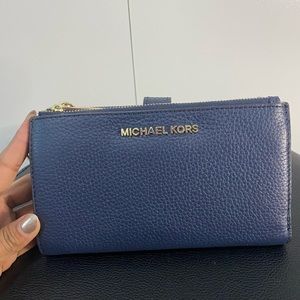 Michael Kors navy wristlet
